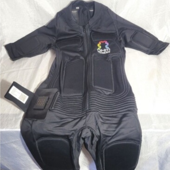 ohm fitness Other - Ohm fitness Black EMS Training Suit - Women's large